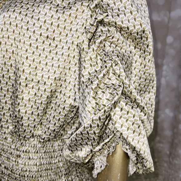 Downeast Smocked Waist Patterned Blouse with Tie Detail Small Or Medium - Picture 2 of 7